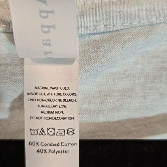 Women's plus size 4X v neck t shirt - Picture 4 of 5